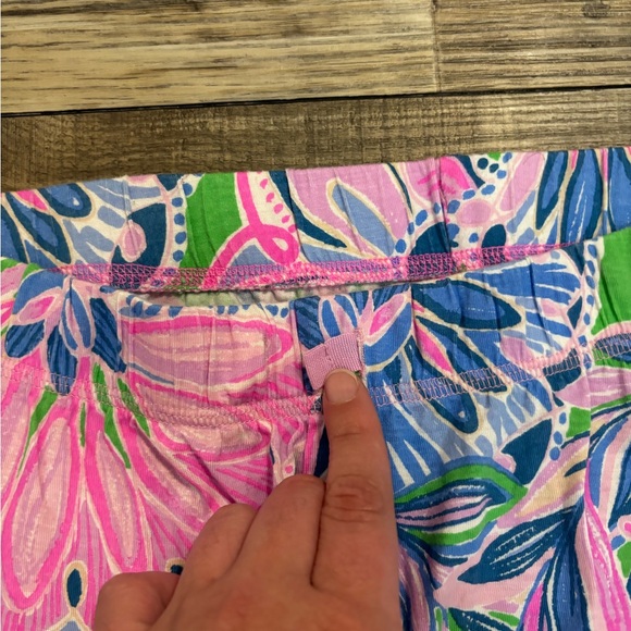 Lilly Pulitzer Women’s Pajama Pants Size Large Floral Print Pink Blue Green - Picture 2 of 6